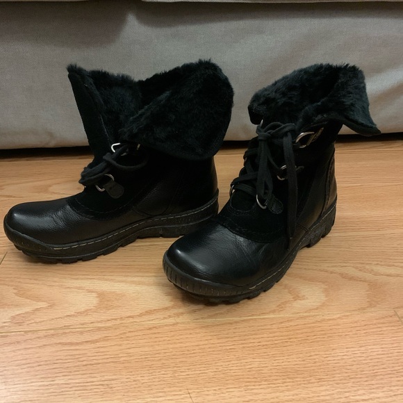 Black Naturalizer boots - Picture 2 of 4